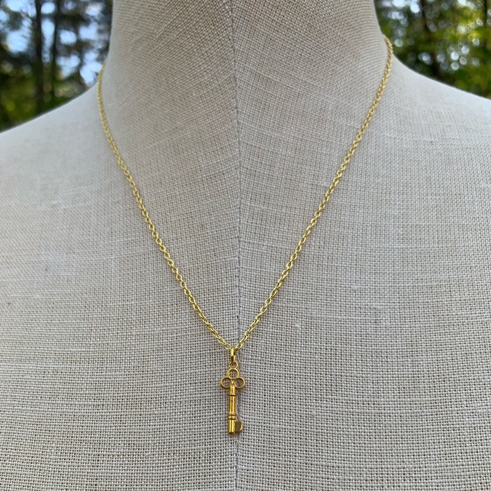 NWT Sterling Silver Plated 2-Tone Gold Chain & Mini Key Charm Necklace - Picture 9 of 15